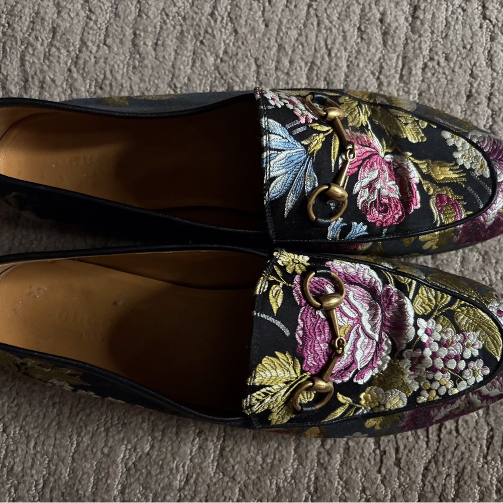 Gucci Floral Embroidered Women's Loafers Size 40
